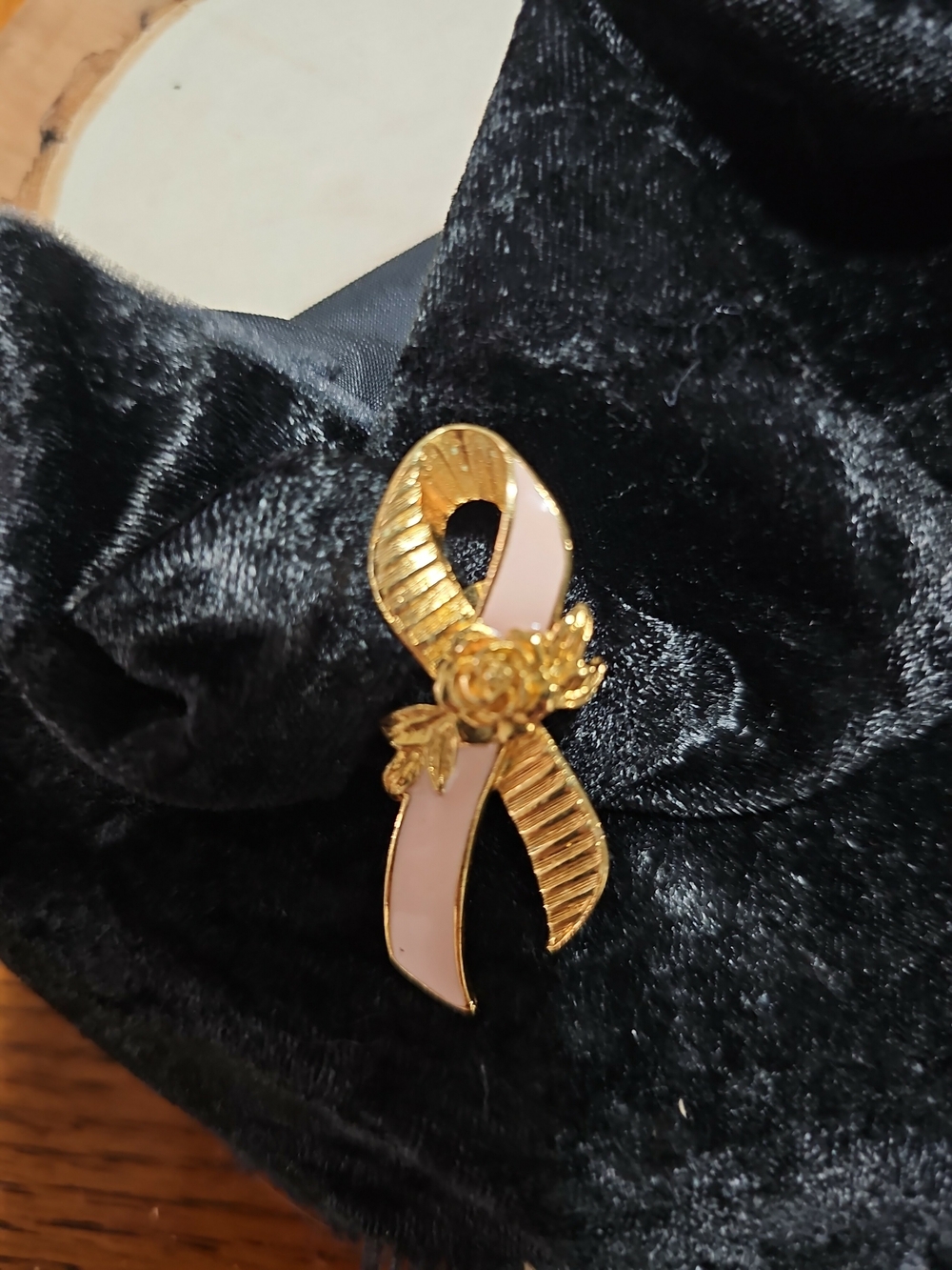 Avon Gold-Tone Brooch with Pink Enamel Ribbon and Rose